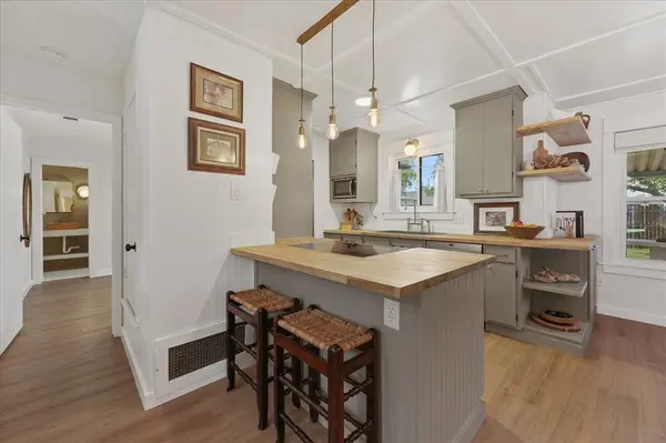 605 Meadow Lane, Roanoke, TX 76262