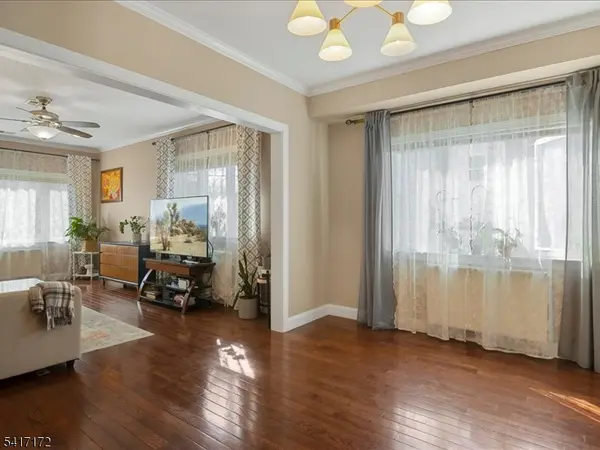 20 Forest Ave, Hawthorne Boro, NJ 07506