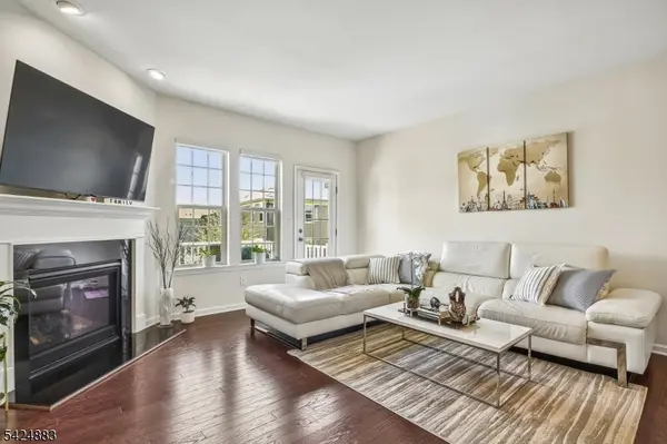 35 Albert Ct, Randolph Twp., NJ 07869