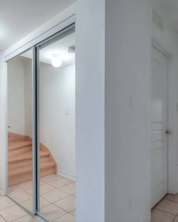 4269A Lawrence AVE E, Toronto E10, ON M1E 2S8