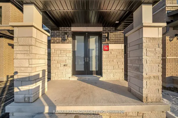 1053 Zircon MNR, Pickering, ON L1X 0P9