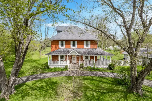 4 Thomas ST, Adjala-tosorontio, ON L0M 1K0