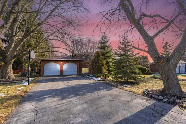 49 Jennifer CRES, East Gwillimbury, ON L0G 1V0