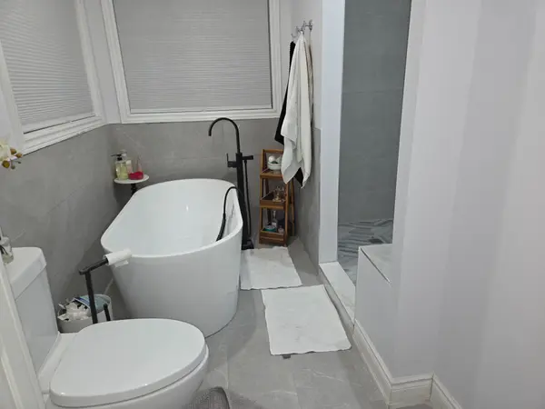 52 Elmbrook DR, Barrie, ON L4N 0Z1