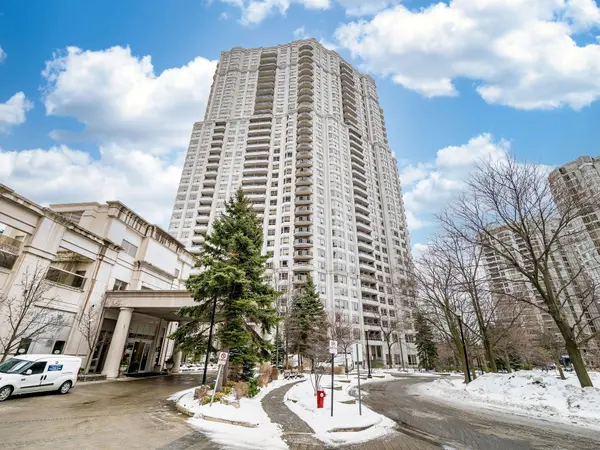 25 Kingsbridge Garden CIR #PHO8, Mississauga, ON L5R 4B1