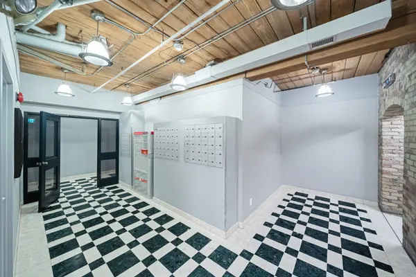 24 Noble ST #307, Toronto W01, ON M6K 2C8