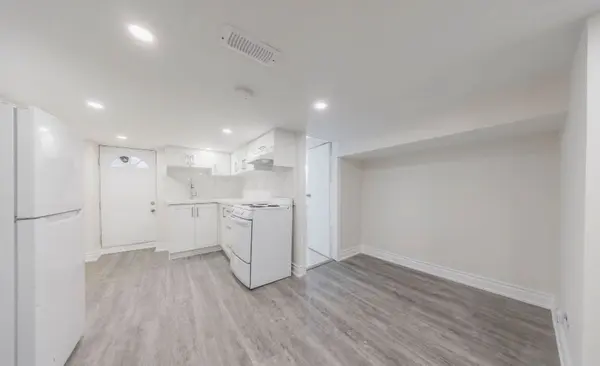 185 Laughton AVE #Bsmt, Toronto W03, ON M6N 2X6