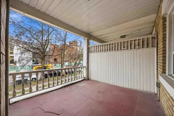 251 High Park AVE #Upper, Toronto W02, ON M6P 2S5