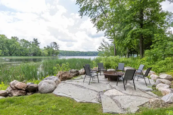 504 Pine Point LN, Madoc, ON K0K 2K0