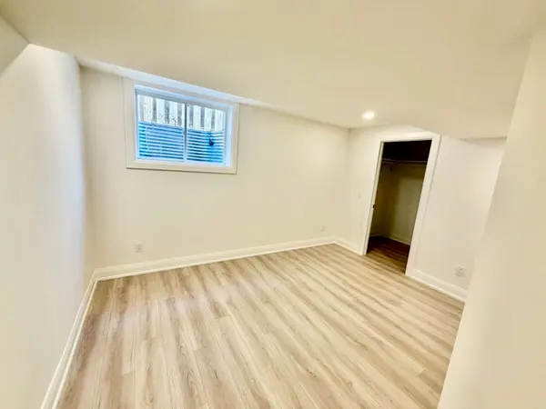 1040 EAGLETRACE DR, London North, ON N6G 0S5