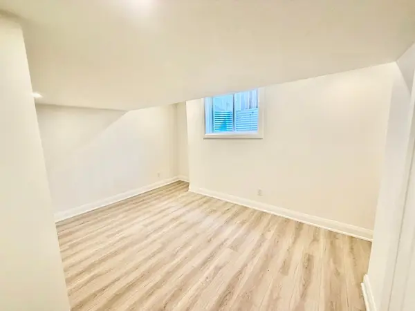 1040 EAGLETRACE DR, London North, ON N6G 0S5