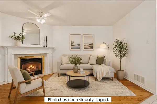 90 Lynette DR, Hamilton, ON L9B 2M5