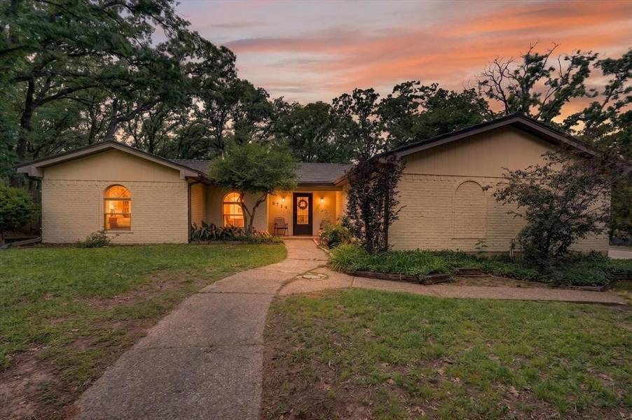 5714 Cherrywood Lane, Arlington, TX 76016