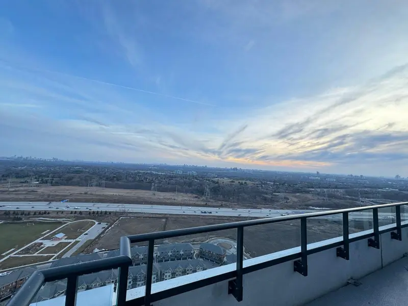 38 Gandhi LN #3605, Markham, ON L3T 0G9