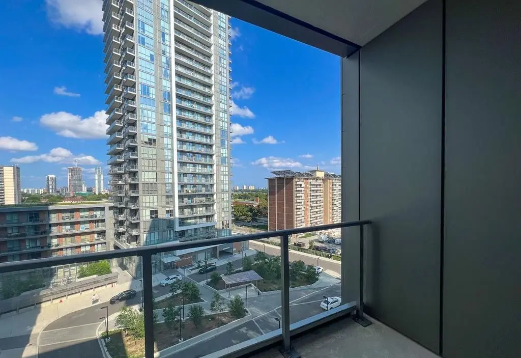 36 Forest Manor RD #722, Toronto C15, ON M2J 1M1