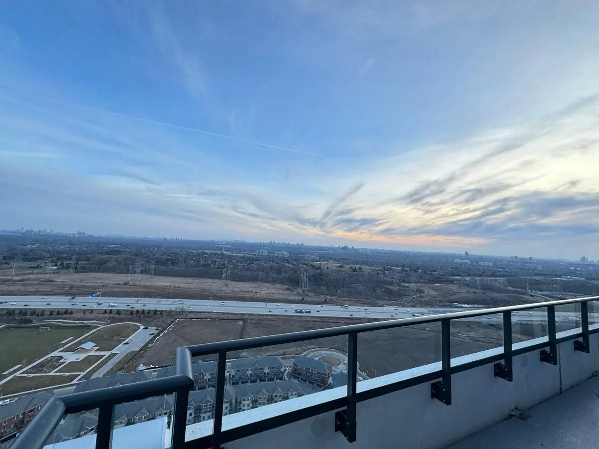 38 Gandhi LN #3605, Markham, ON L3T 0G9