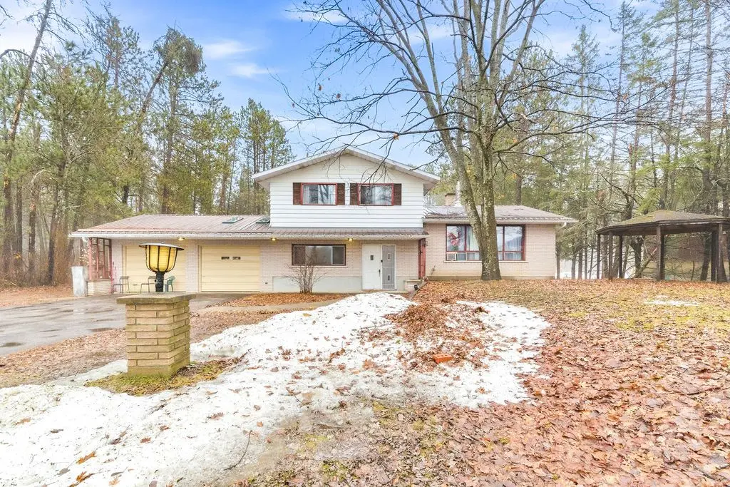 33698 Highway 17 HWY W, Deep River, ON K0J 1P0