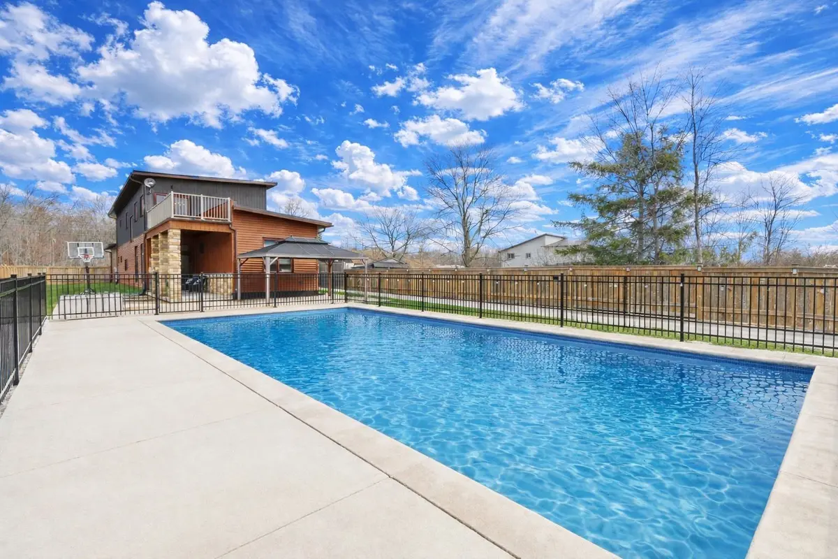 1887 DOMINION RD, Fort Erie, ON L0S 1N0