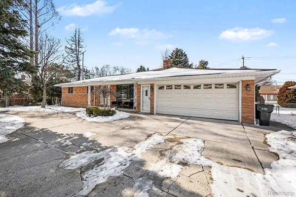 37635 Maas DR, Sterling Heights, MI 48312