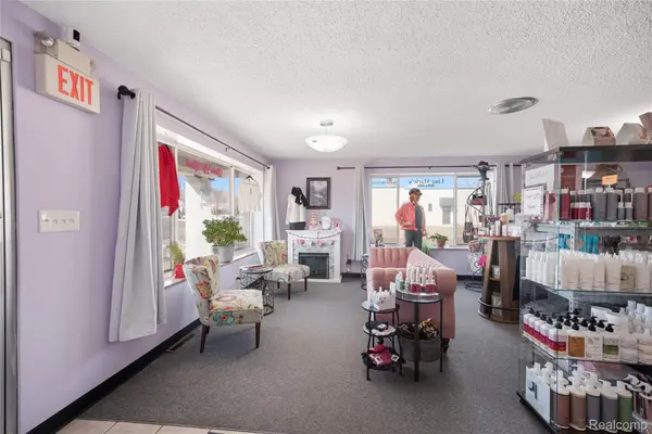 4680 Dixie HWY, Waterford Charter Township, MI 48329