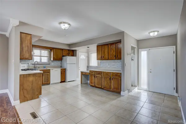 2469 HEMPSTEAD RD, Auburn Hills, MI 48326