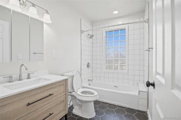 3756 Burlingame ST, Detroit, MI 48206