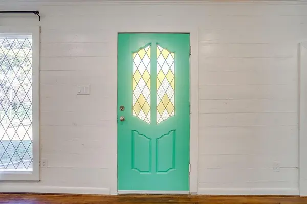 619 W Live Oak Street, Jacksboro, TX 76458