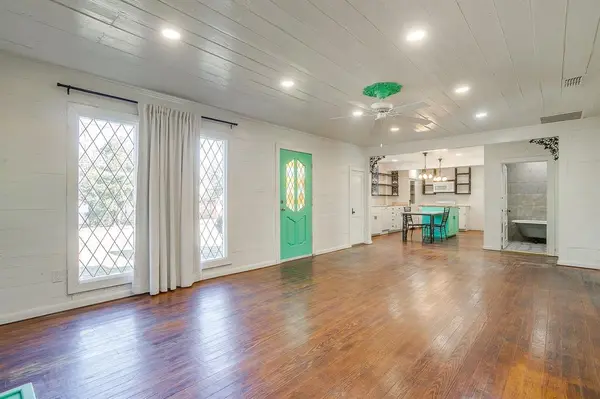 619 W Live Oak Street, Jacksboro, TX 76458