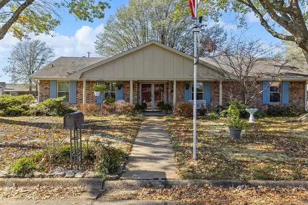 1115 36th Street NE, Paris, TX 75462