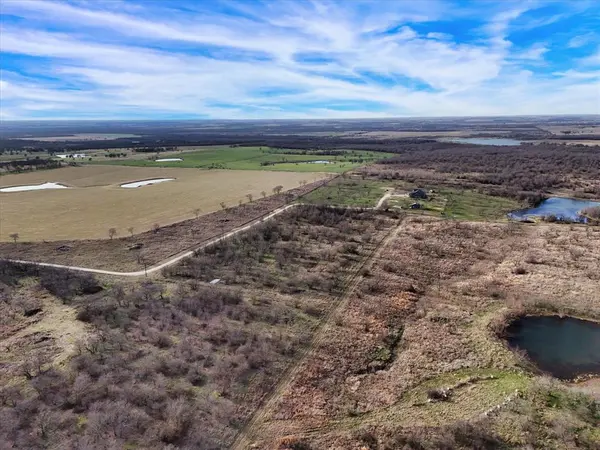 9784 County Line South, Axtell, TX 76624