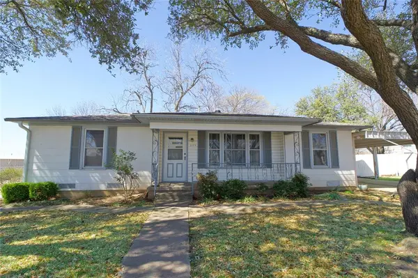 609 Cedar Street,  Muenster,  TX 76252