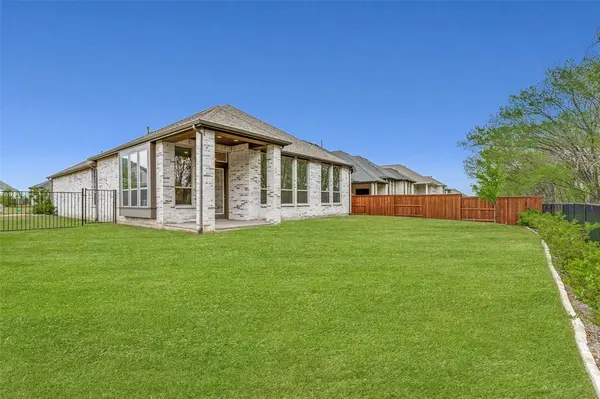 1835 Bell Court, Van Alstyne, TX 75495