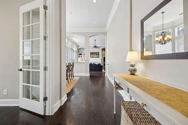 3824 Park Place, Addison, TX 75001