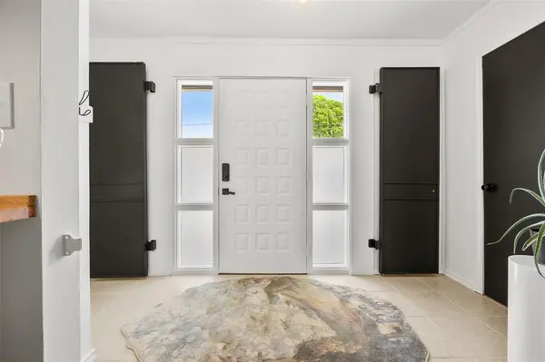 109 Hillside Drive W, Burleson, TX 76028