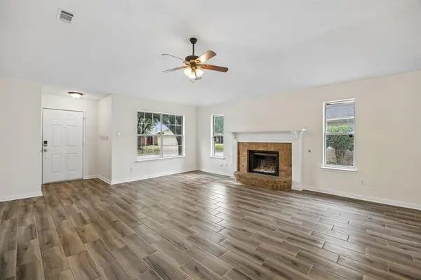 709 Stonebrooke Drive, Burleson, TX 76028