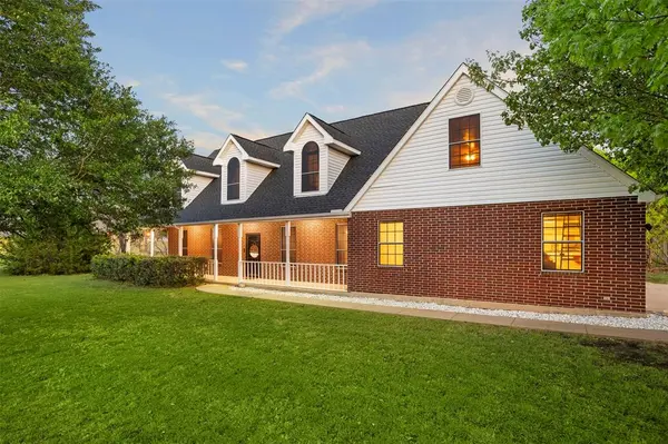 3441 Fm 66, Waxahachie, TX 75167