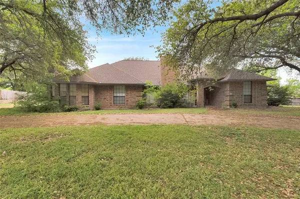 1020 Crystal Lane, Crowley, TX 76036