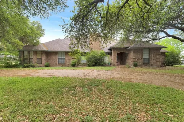 1020 Crystal Lane, Crowley, TX 76036