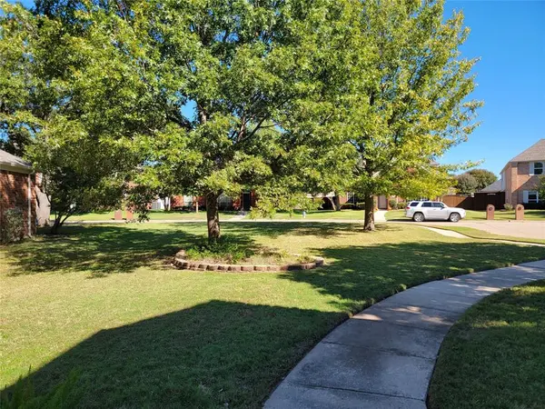 8609 Crested Cove Court, Plano, TX 75025