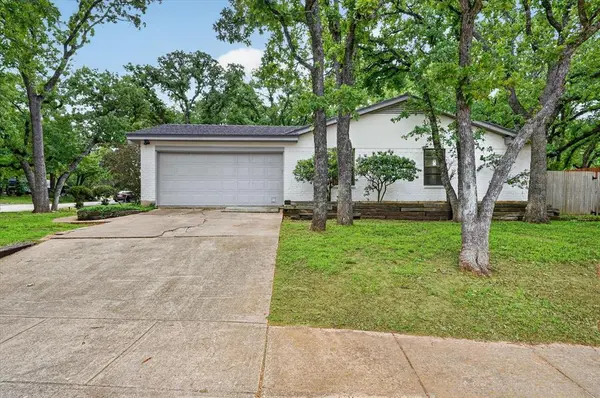 5714 Cherrywood Lane, Arlington, TX 76016