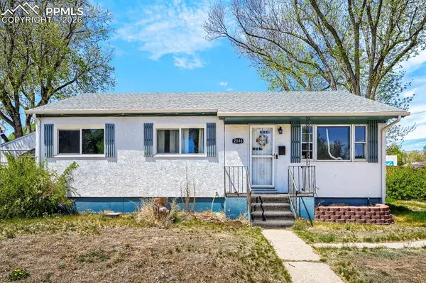 2898 Merry LN, Colorado Springs, CO 80909