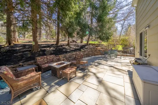 126 Wentworth Dr, Berkeley Heights Twp., NJ 07922