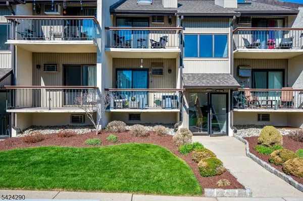 302 Hackensack St #310, Wood-ridge Boro, NJ 07073