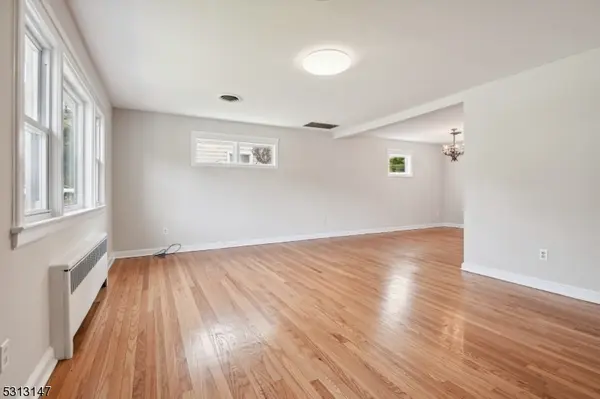 990 Washington Ave, Hohokus Boro, NJ 07423