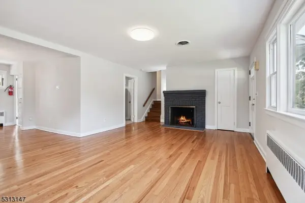 990 Washington Ave, Hohokus Boro, NJ 07423