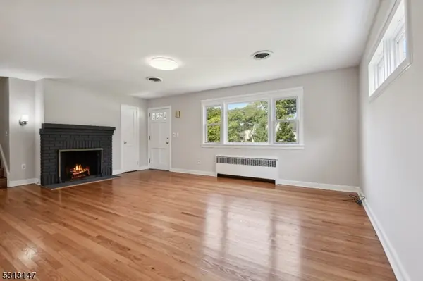 990 Washington Ave, Hohokus Boro, NJ 07423