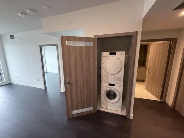 25 Mcmahon DR #1705, Toronto C15, ON M2K 0J2