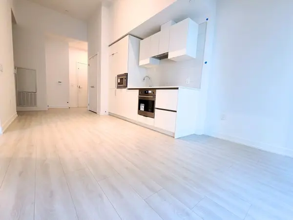 238 Simcoe ST #602, Toronto C01, ON M5T 0E2