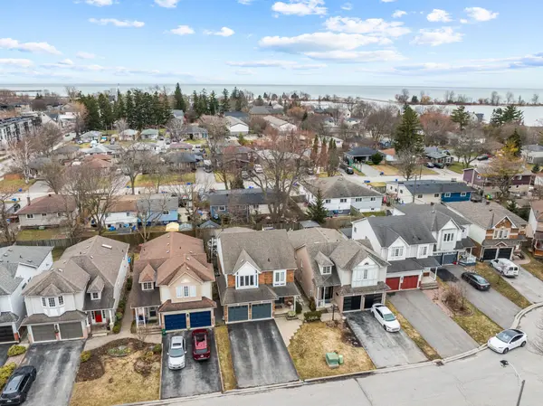 1211 Monica Cook PL, Pickering, ON L1W 4A4