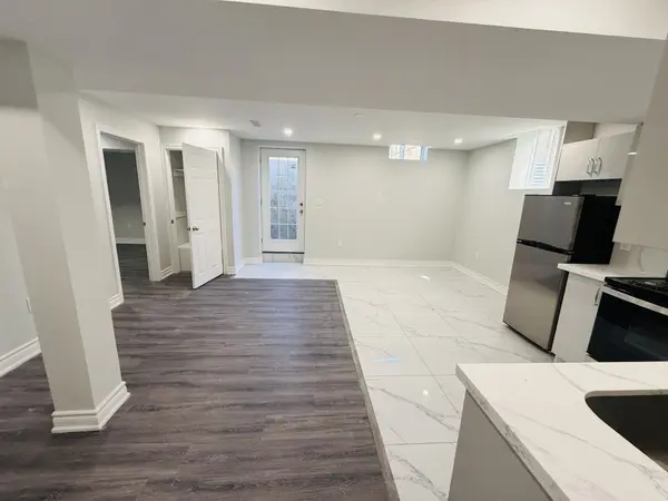 10 Bons AVE, Clarington, ON L1C 0B6